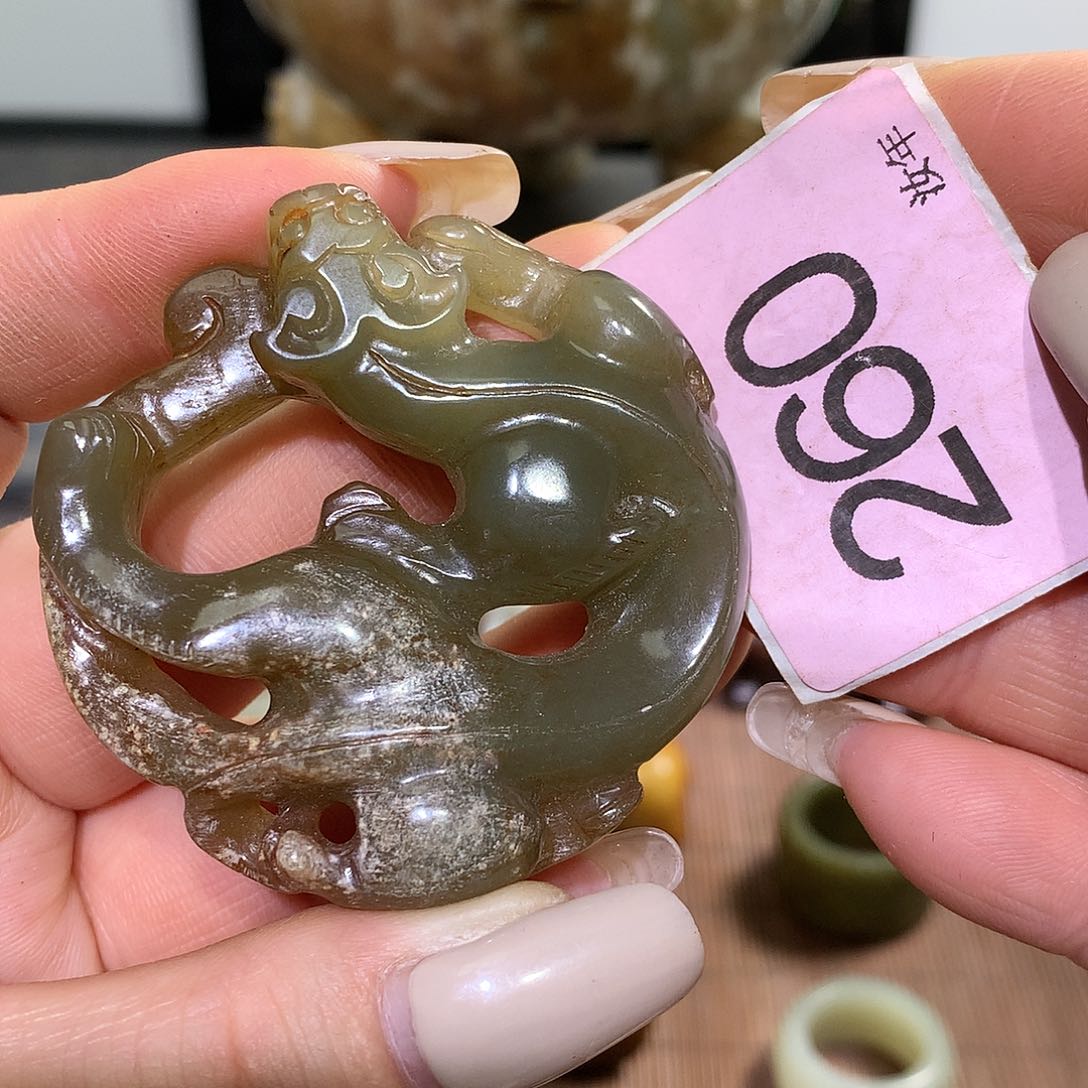 颈饰未镶嵌和田玉梅**子