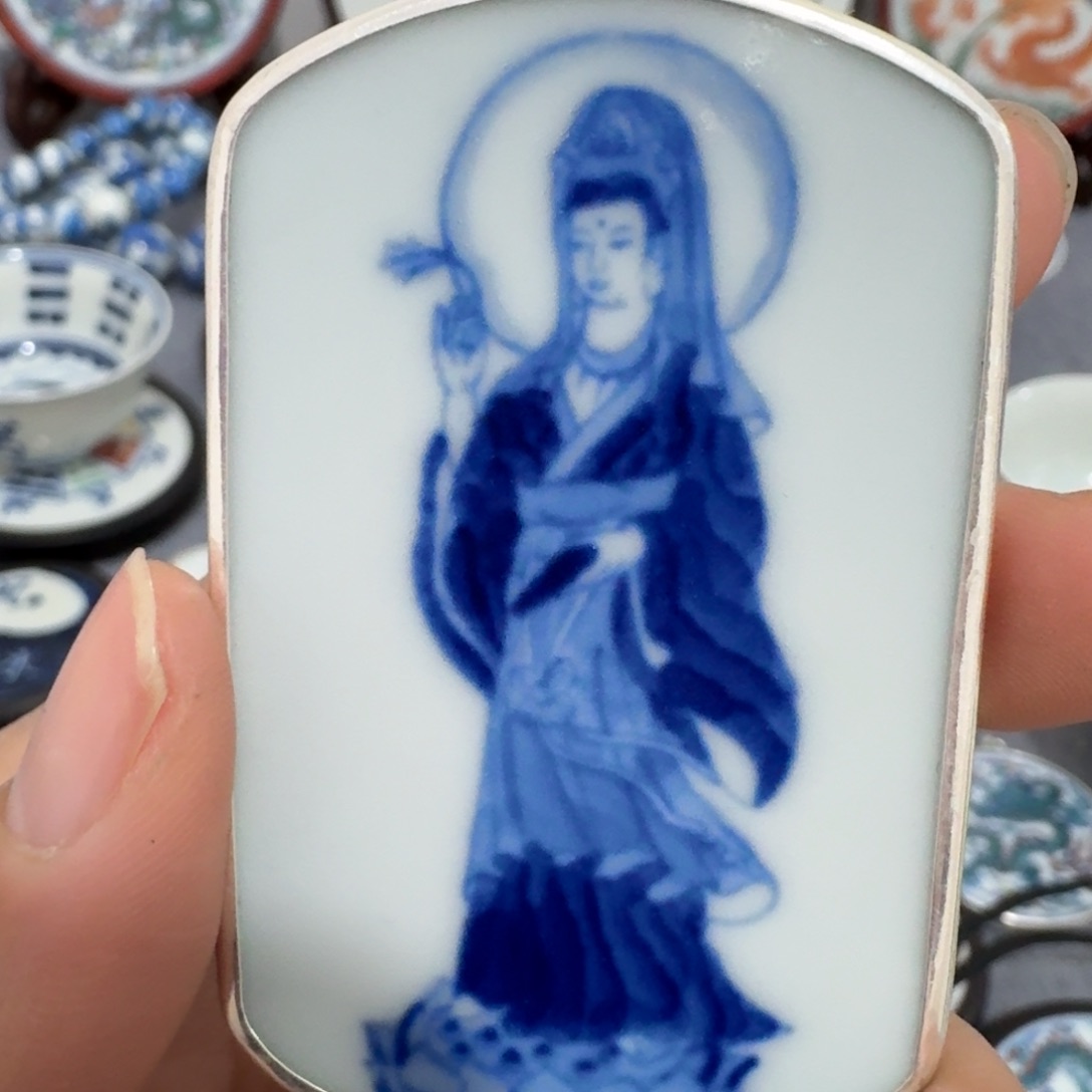 瓷片章*哥观音挂件一个