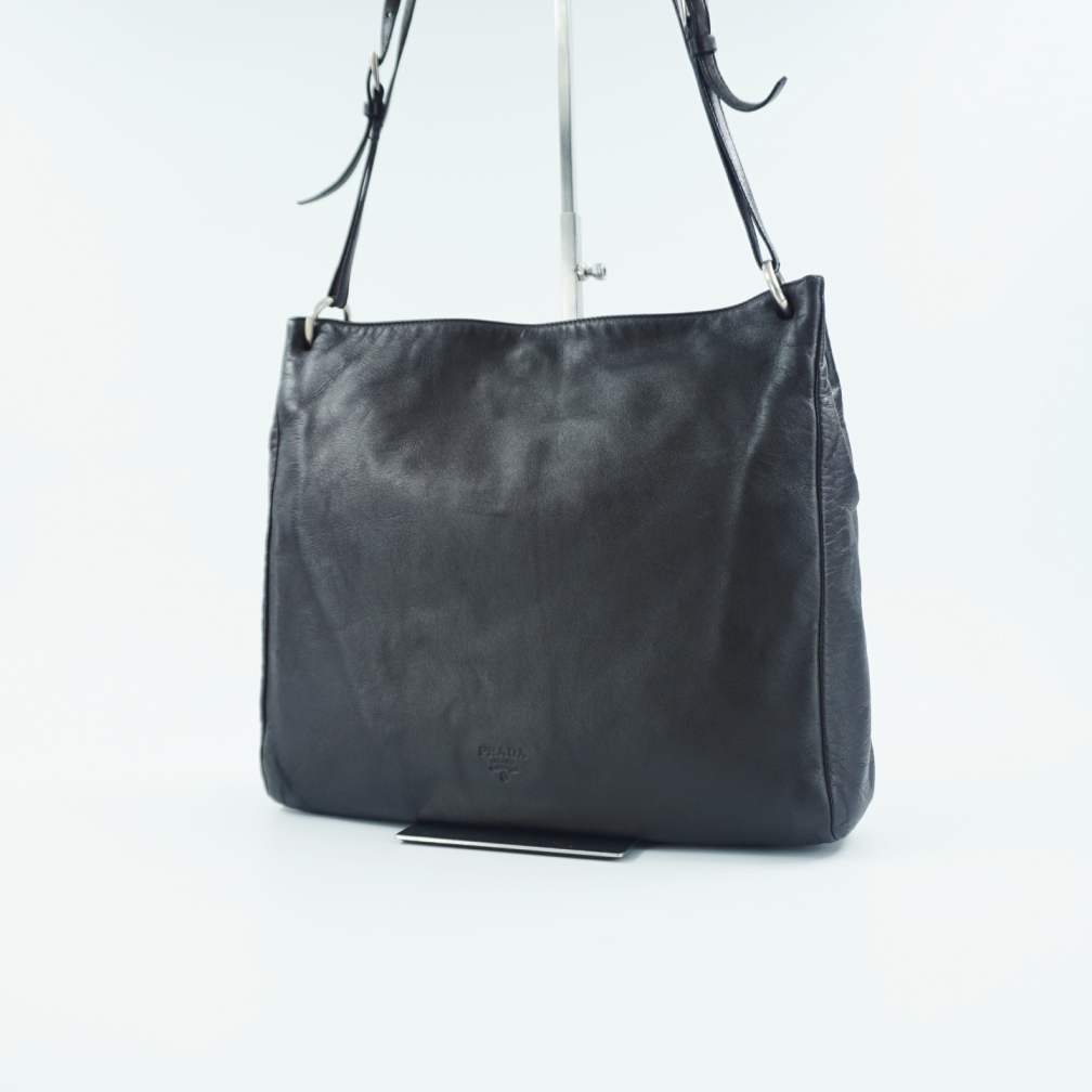 95新 Prada/普拉达 二手黑色全皮单肩包JK204903