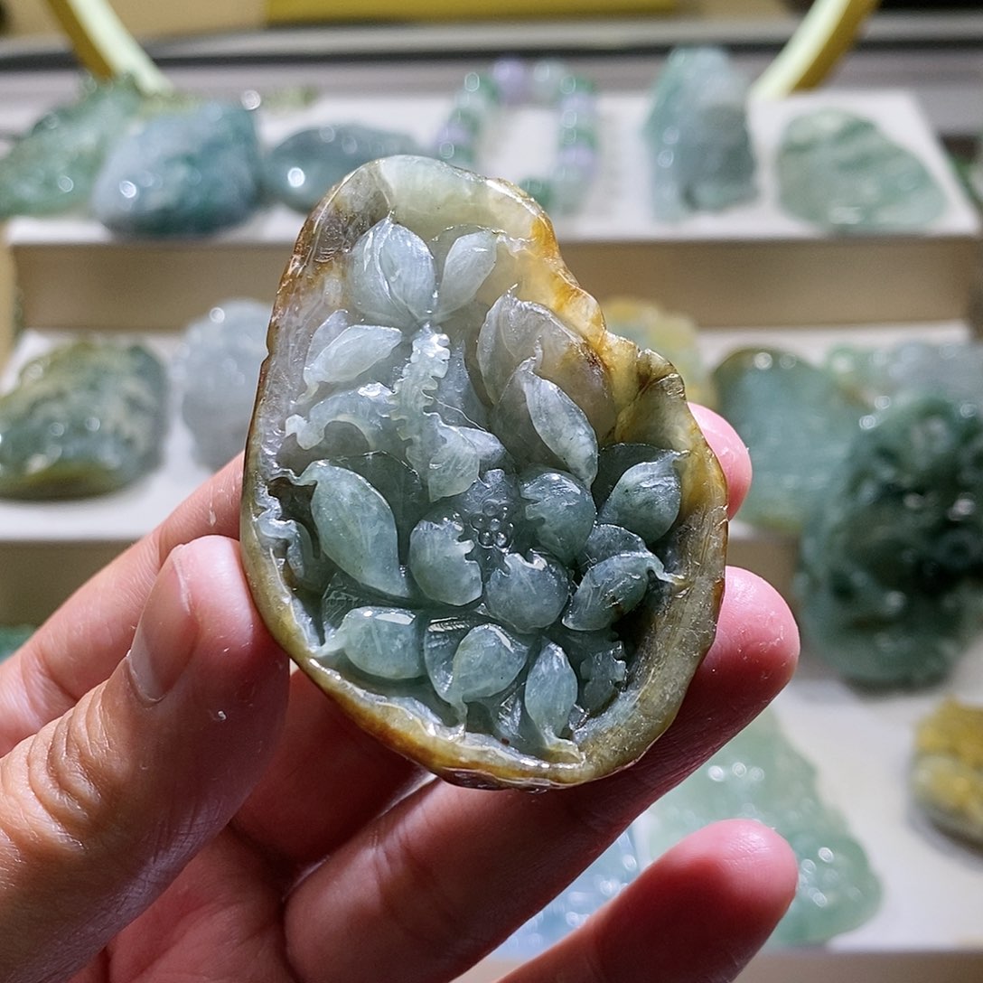 【闪购商品】翡翠颈饰未镶嵌花开富贵