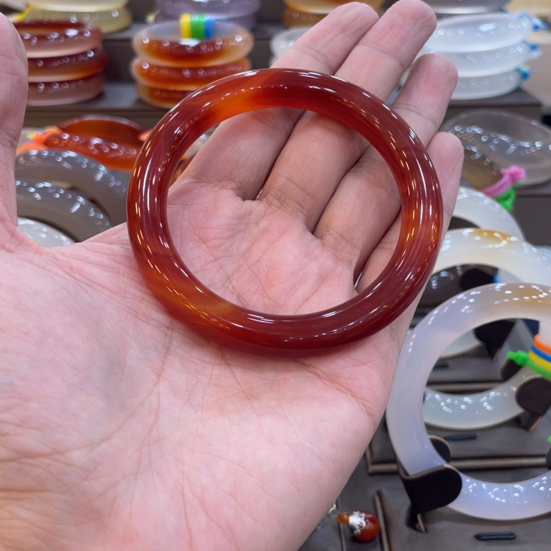 玛瑙/玉髓手镯未镶嵌