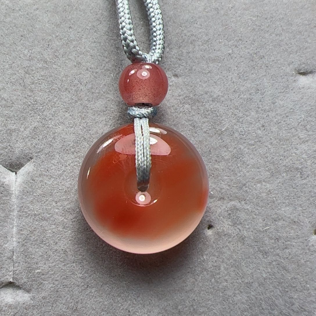 南红玛瑙吊坠未镶嵌