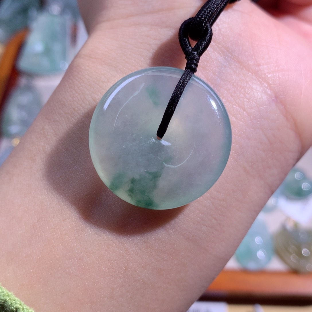 翡翠吊坠(不含链)未镶嵌冰飘花扣