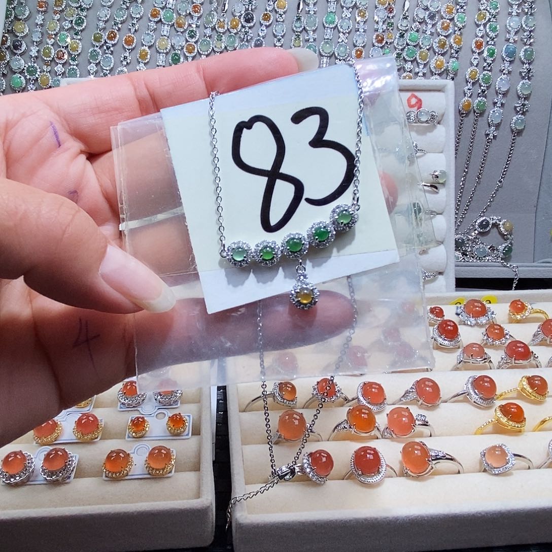 翡翠未镶嵌戒指缅甸