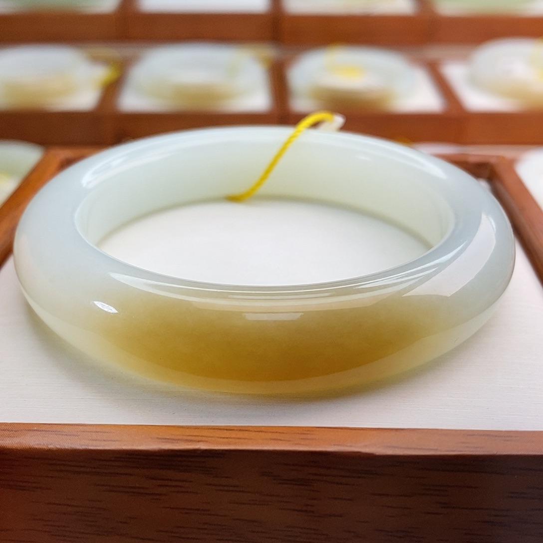 和田玉（糖玉）手镯未镶嵌