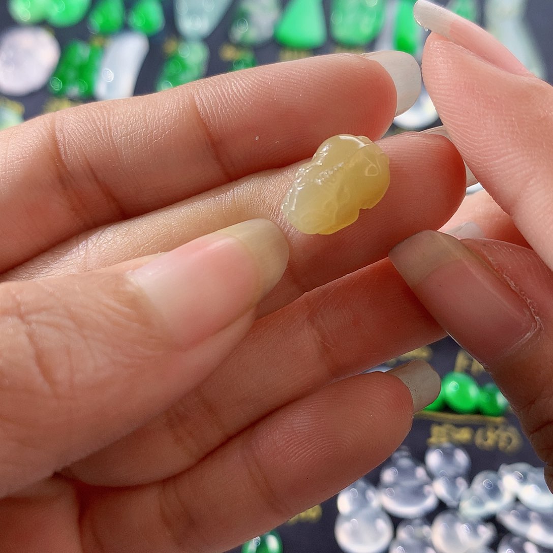 【闪购商品】翡翠颈饰未镶嵌黄貔貅