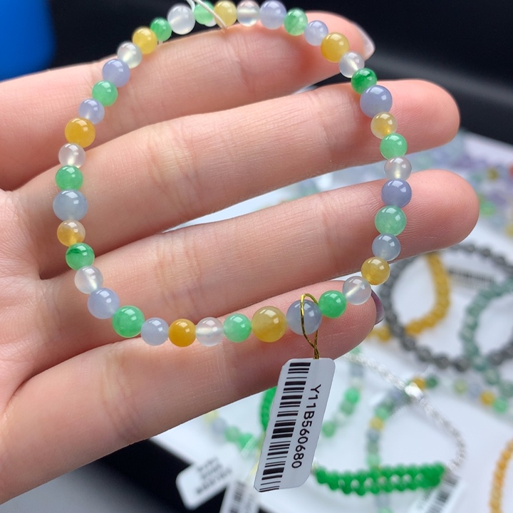 翡翠手镯未镶嵌卡