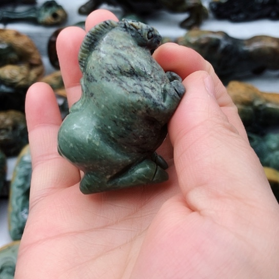 岫岩河磨玉（透闪石质玉）把件未镶嵌