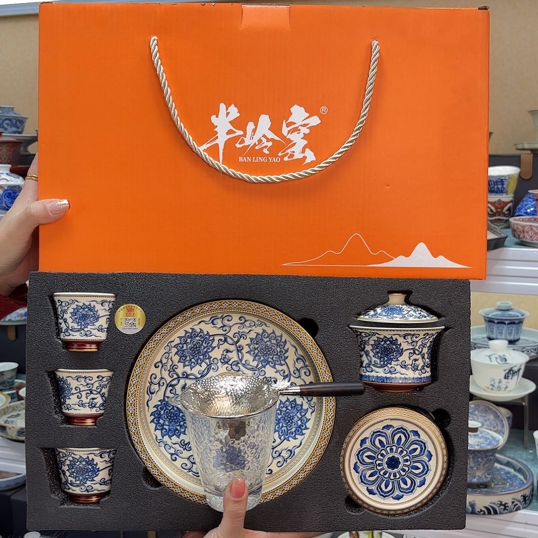 盖碗里的水煮开后