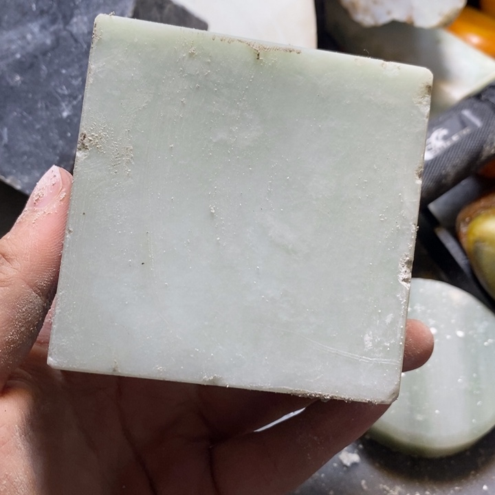 透闪石质玉未镶嵌珠宝半成品一*