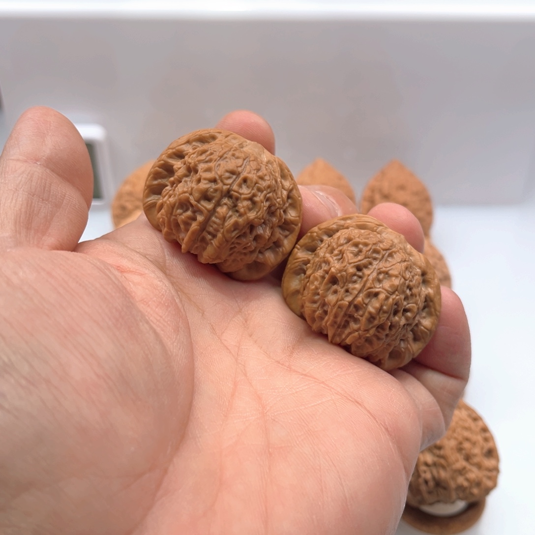 烤***面文玩核桃把件40mm血麒麟