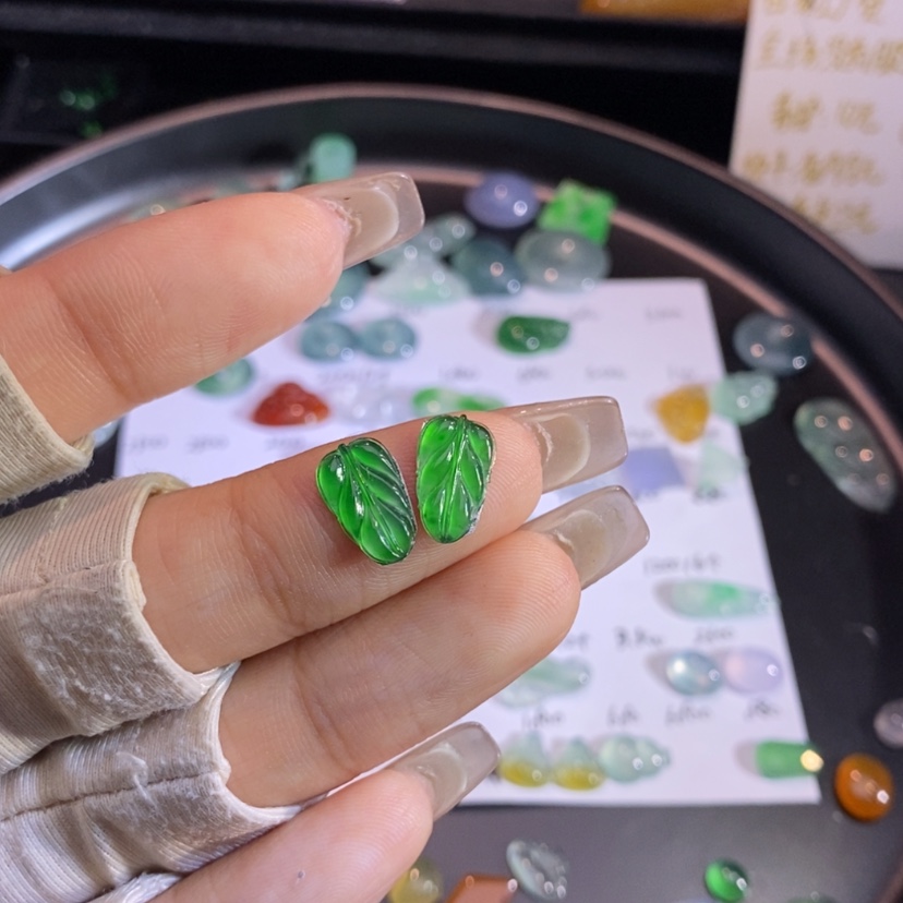 【闪购商品】翡翠挂件未镶嵌叶子