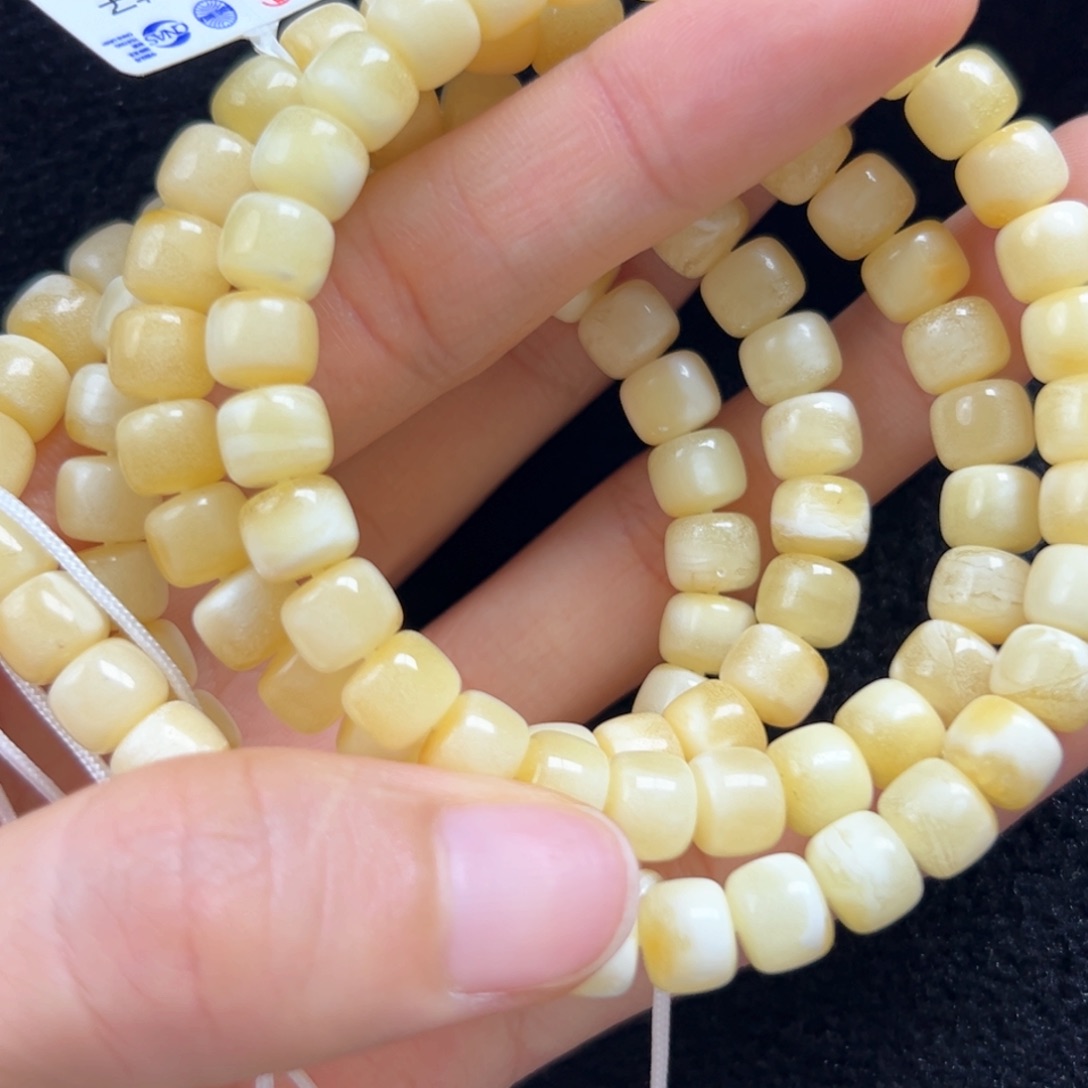 未镶嵌琥珀珠宝奇石