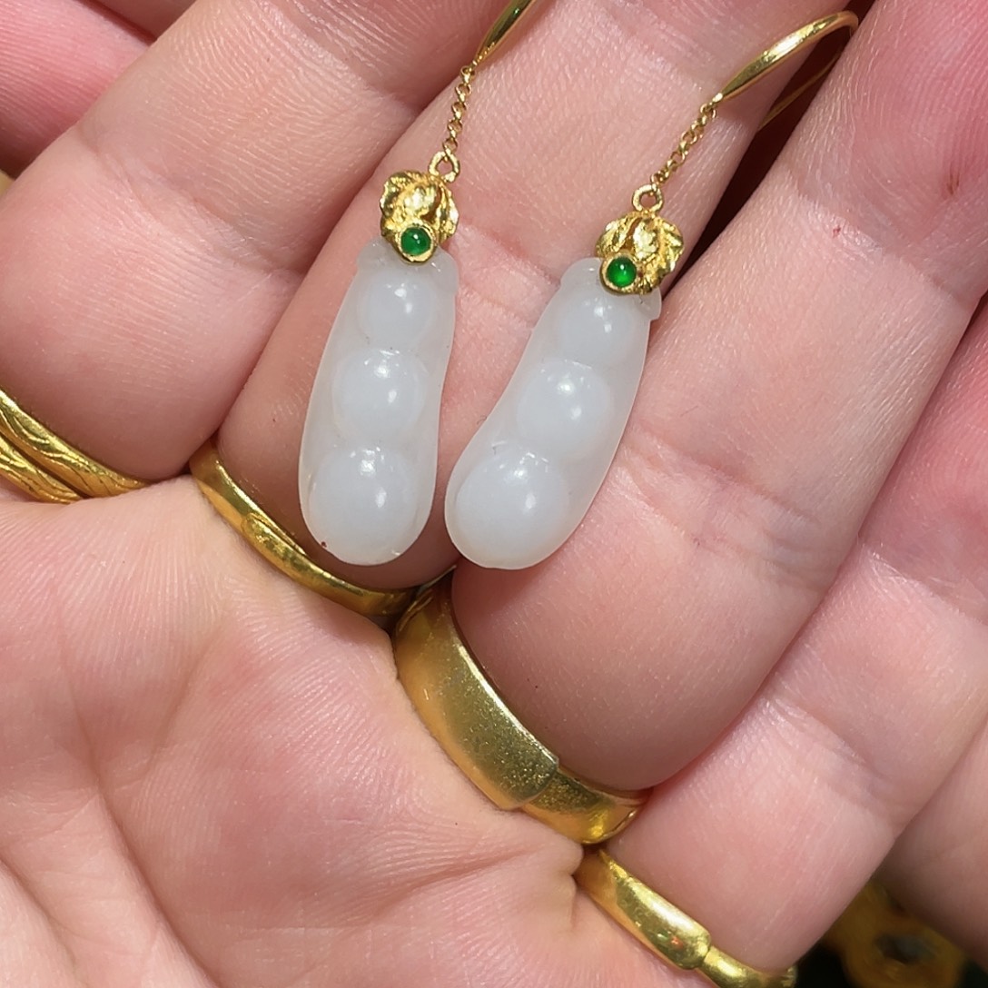 严***秀和田玉18K金镶嵌耳环