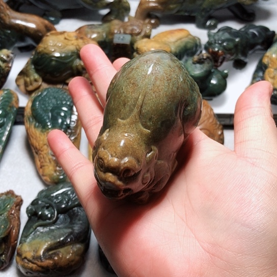 岫岩河磨玉（透闪石质玉）把件未镶嵌