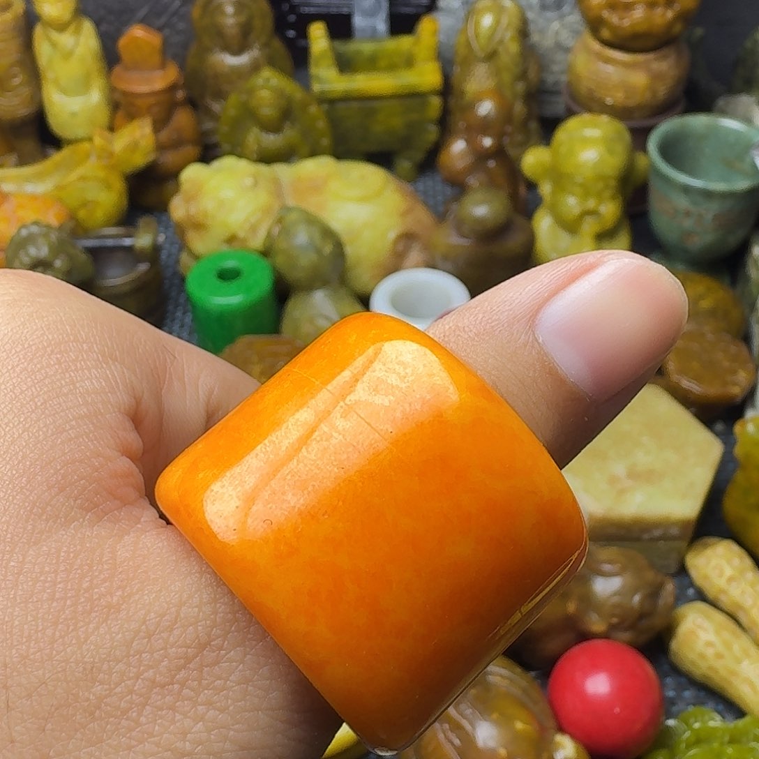 白玉菩提吊坠。。。