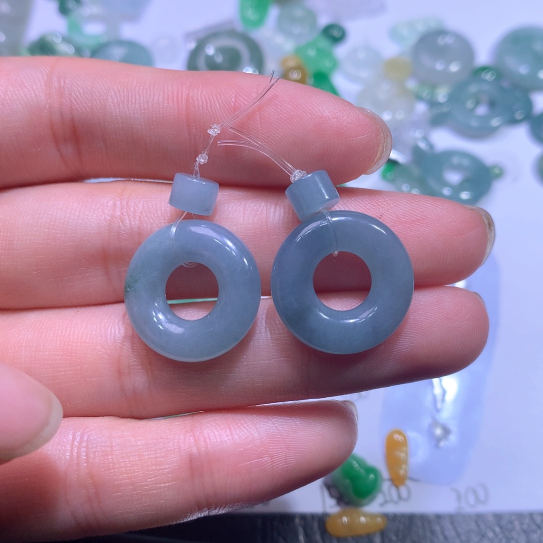 翡翠颈饰未镶嵌甜甜圈