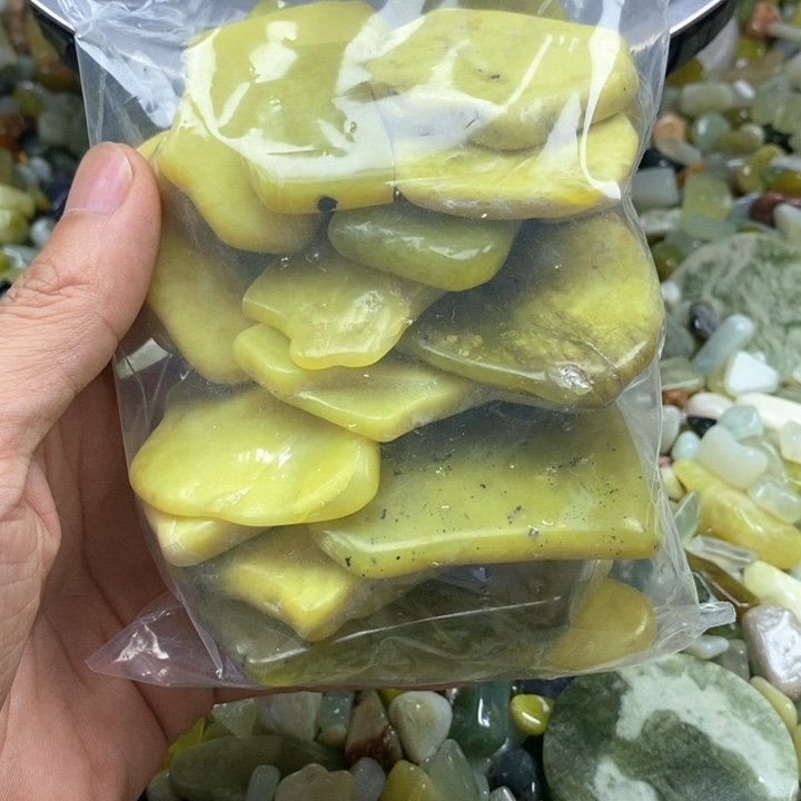 未镶嵌蛇纹石玉鱼缸石