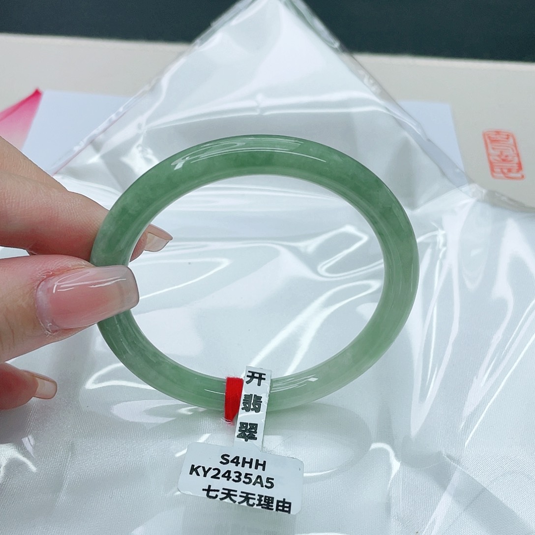 翡翠手镯未镶嵌圆55.6