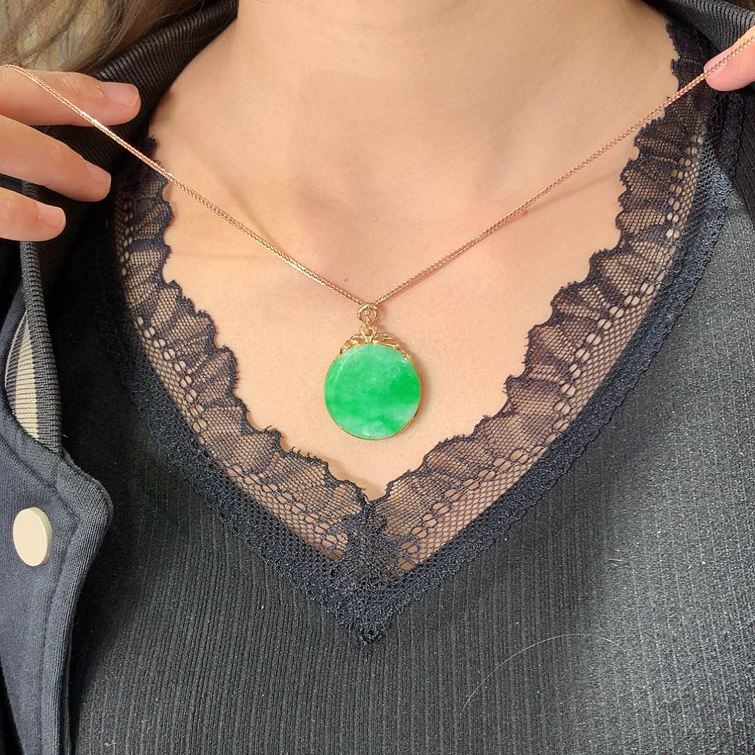 翡翠吊坠(赠链)18K金镶嵌知*