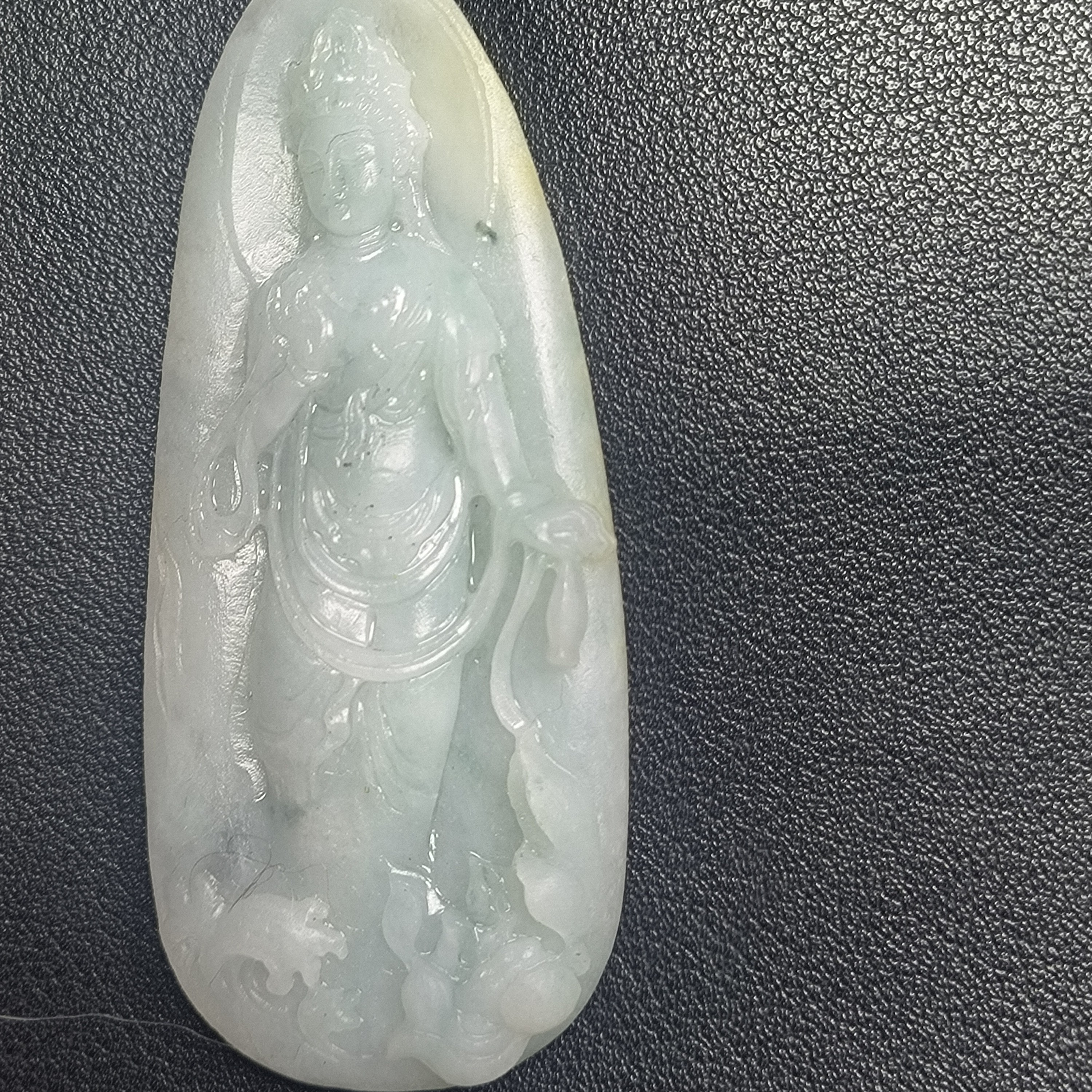 翡翠吊坠精美精致