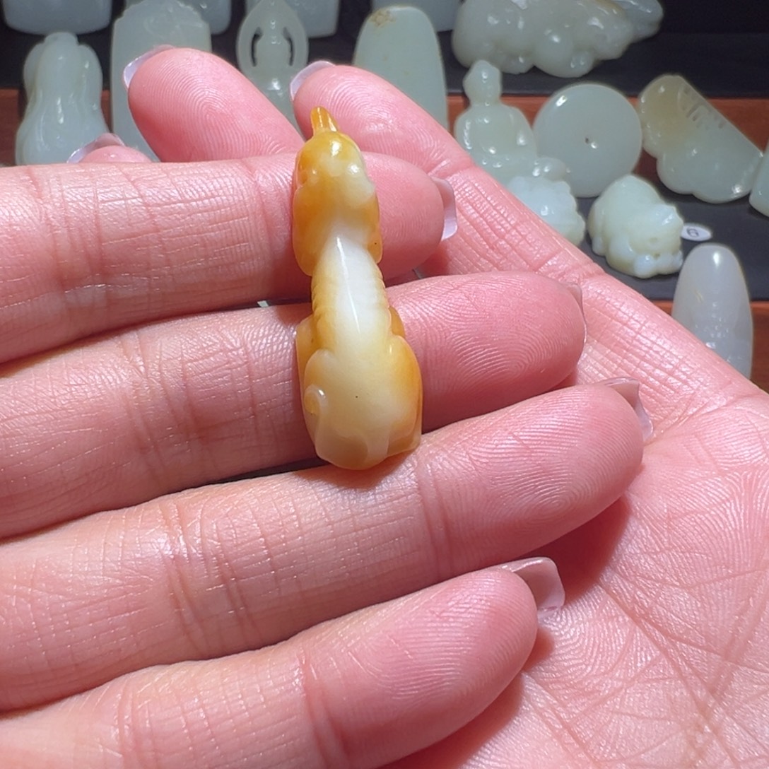 漫***涯和田玉未镶嵌颈饰