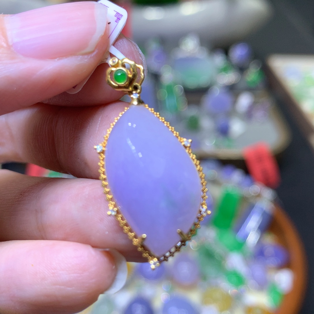 【闪购商品】翡翠颈饰18K金镶嵌翡翠吊坠项链