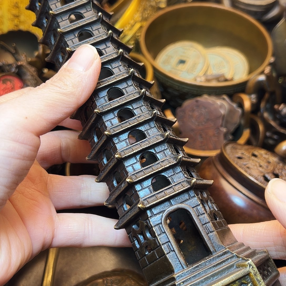 精美铜器工艺品等