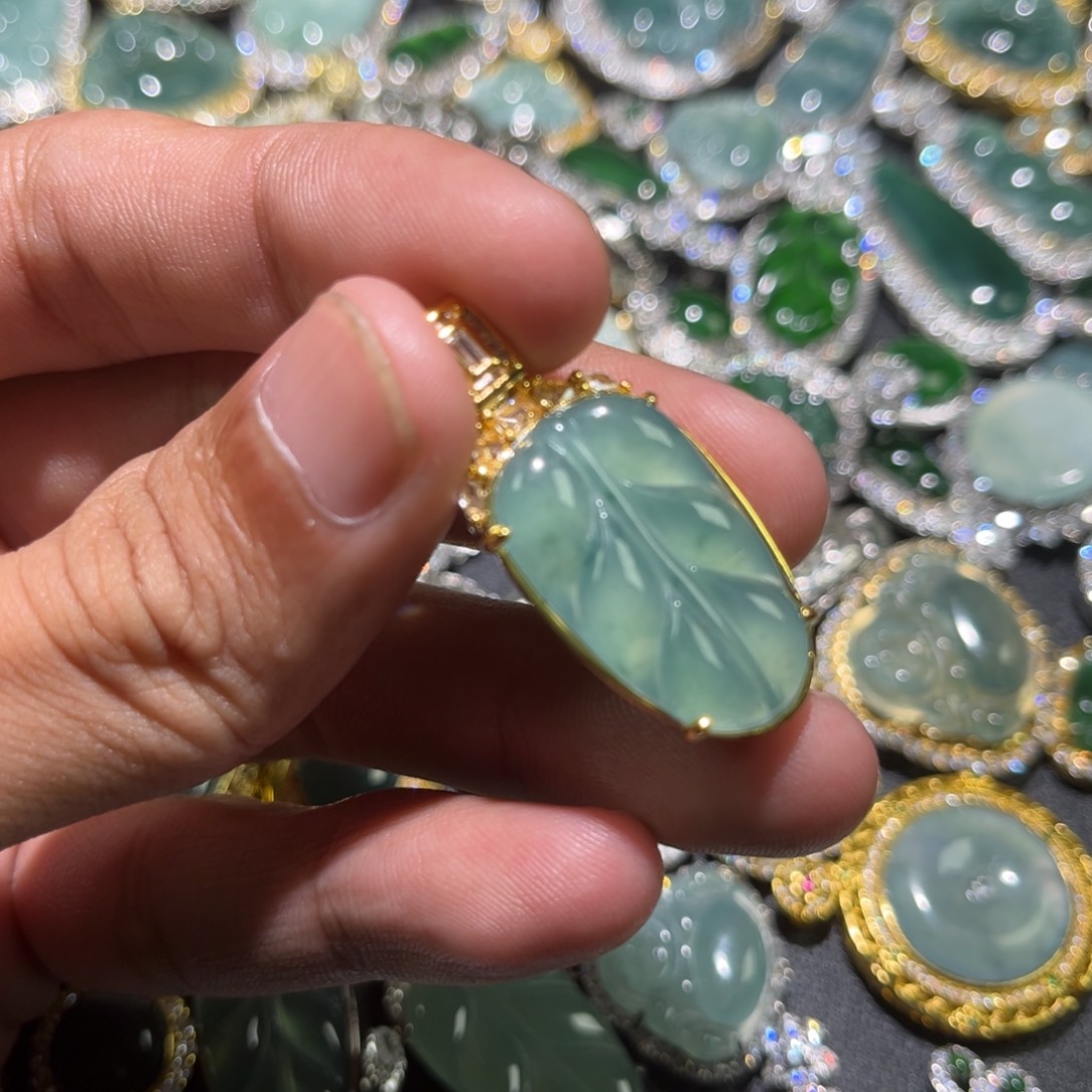 翡翠未镶嵌吊坠(不含链)