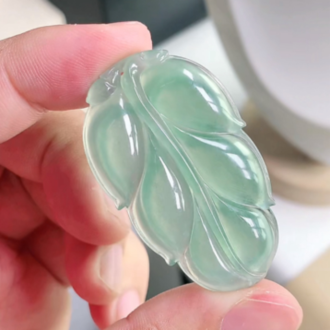 缅甸天然翡翠吊坠