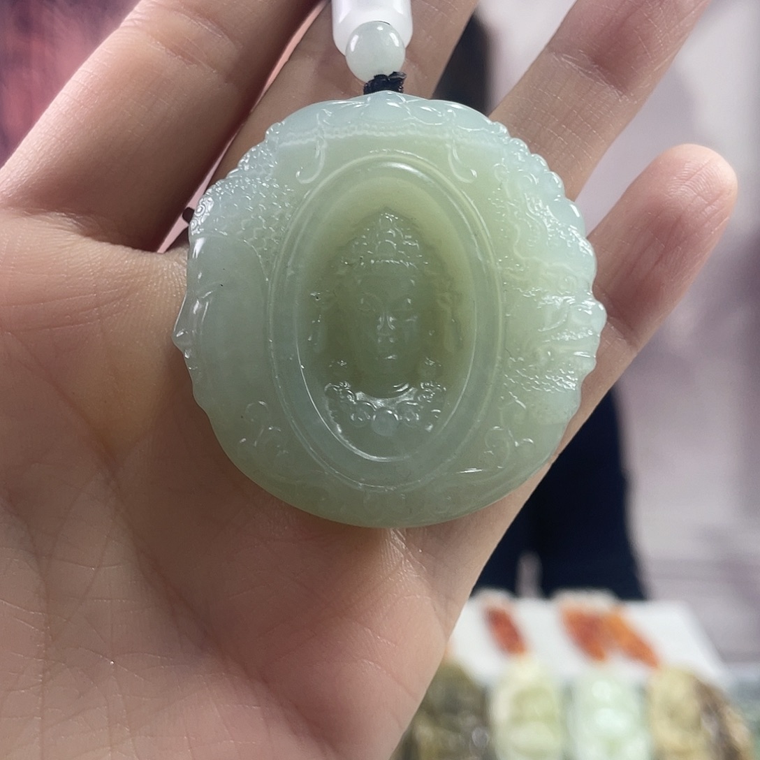 蛇纹石玉未镶嵌颈饰