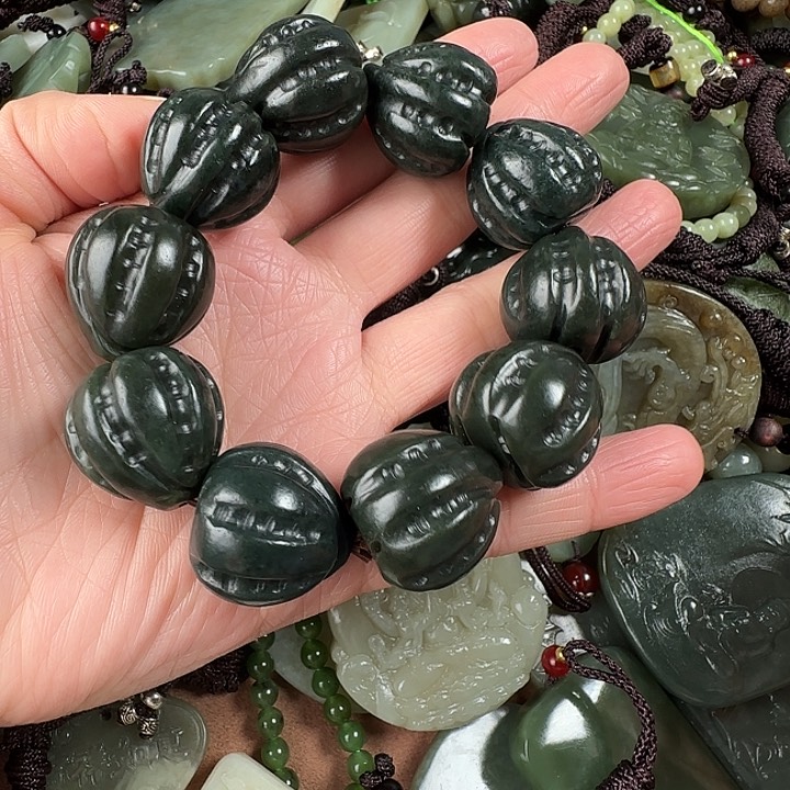 和田玉颈饰未镶嵌