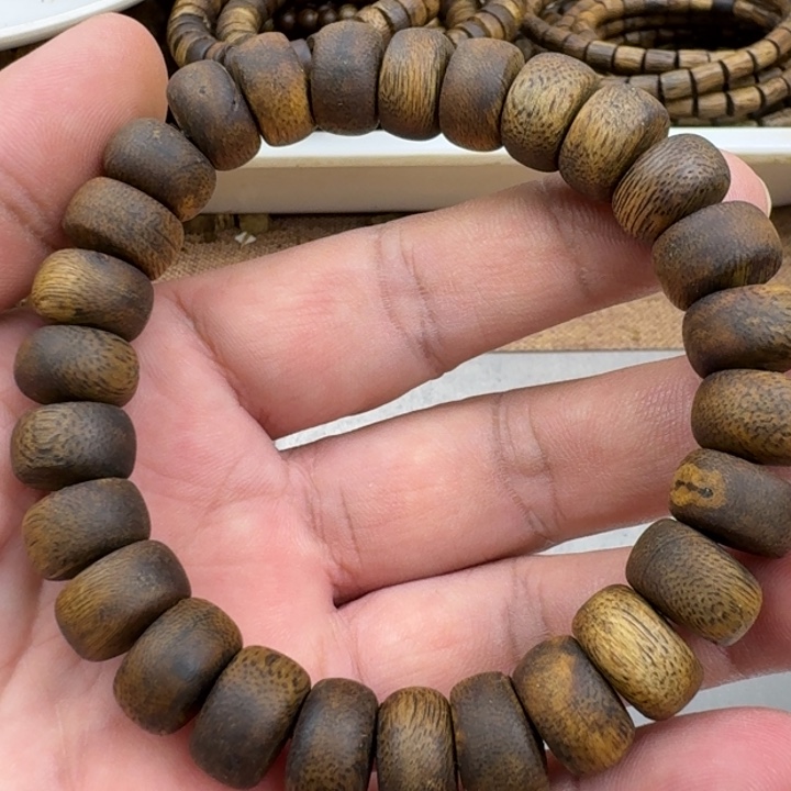 大***糊手串沉香乌身手串14克加