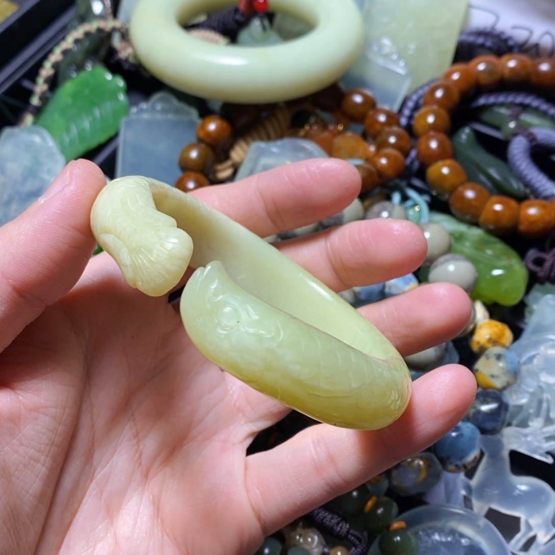 蛇纹石玉未镶嵌颈饰60口