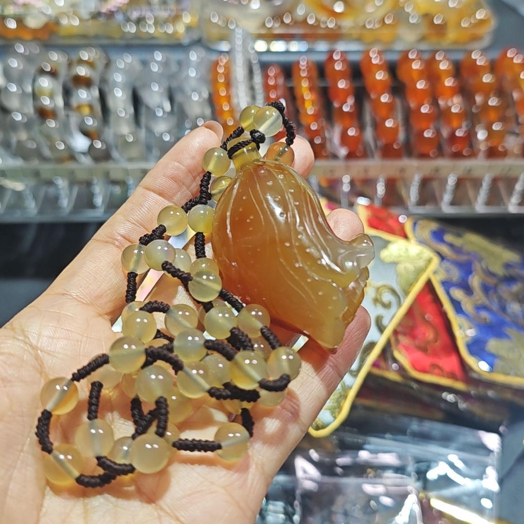 只***买玛瑙/玉髓未镶嵌颈饰