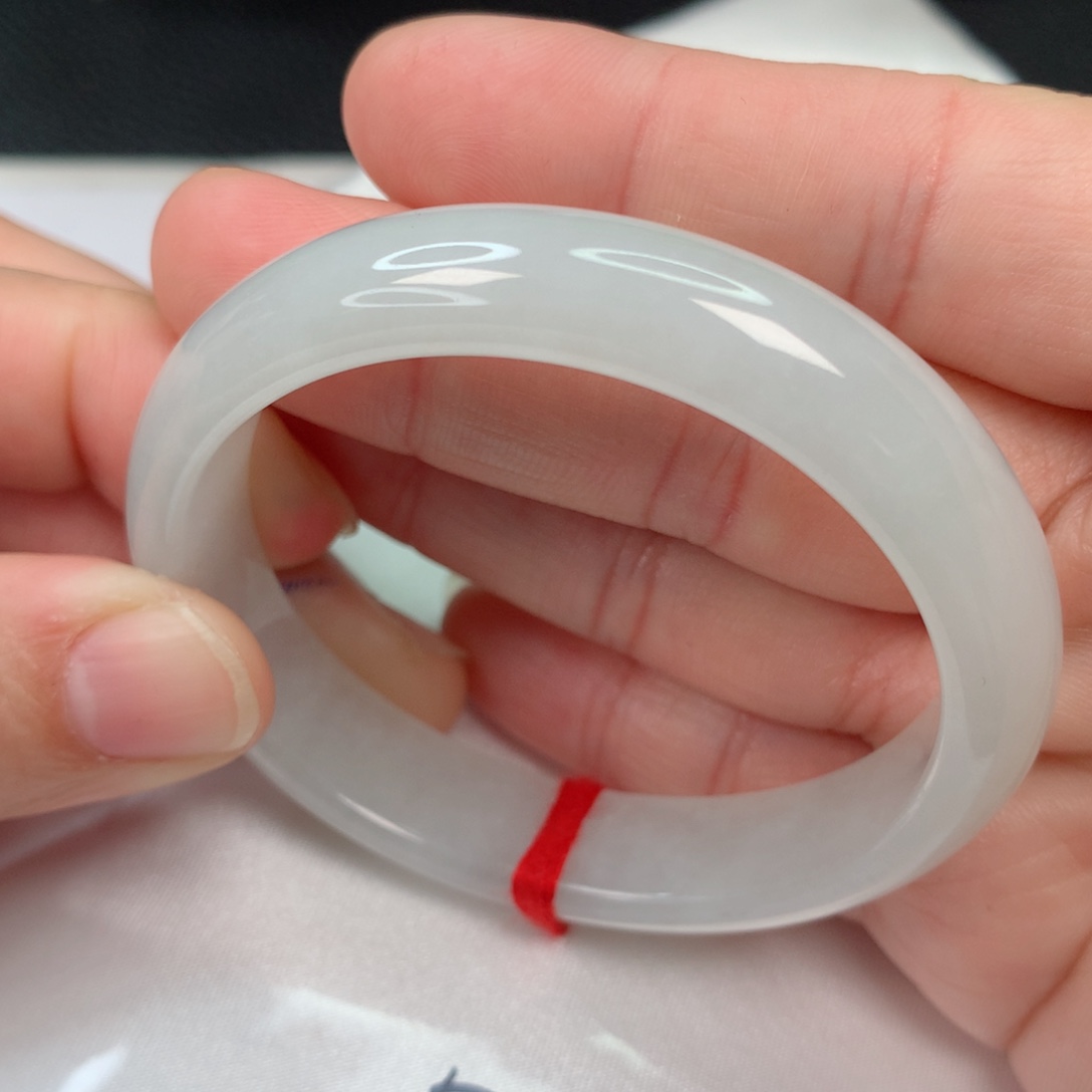 翡翠手镯未镶嵌，，，，，，，，