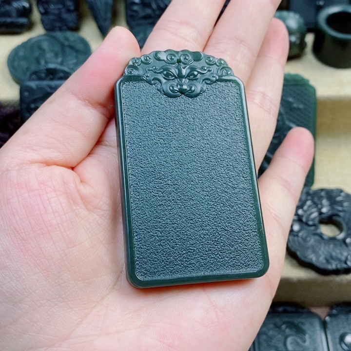 和田玉（青玉）未镶嵌颈饰木****疼