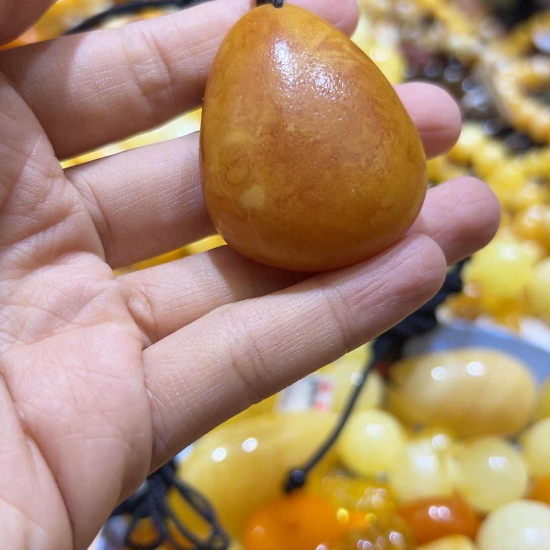 琥珀珠宝奇石未镶嵌