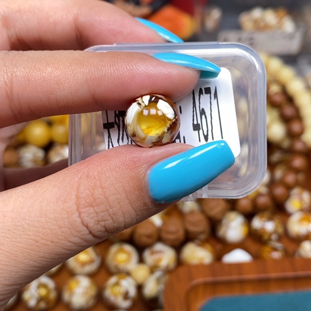 蜜蜡未镶嵌珠宝奇石4671