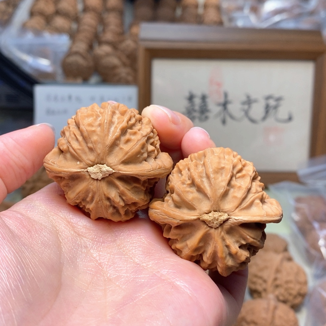 山***依把件文玩核桃111111111111