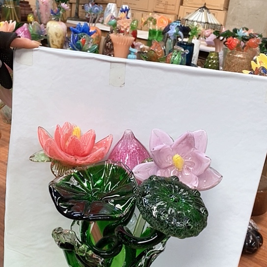 琉璃花瓶高45厘米宽8厘米