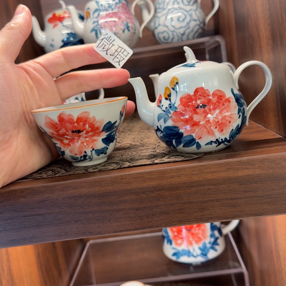 釉下手绘茶具微瑕