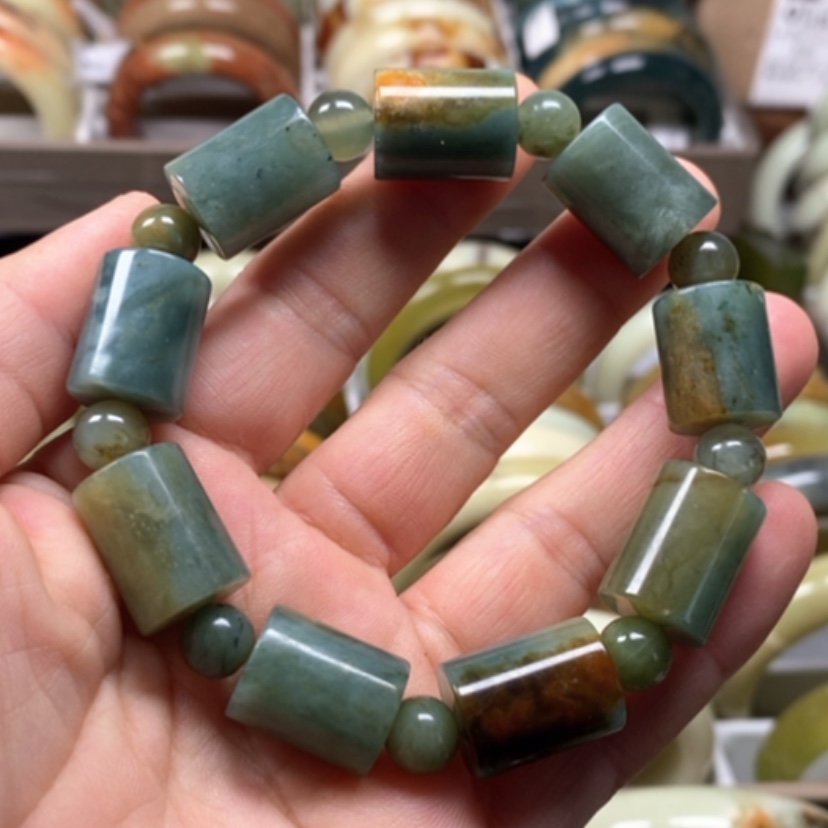 【闪购商品】蛇纹石玉未镶嵌手镯