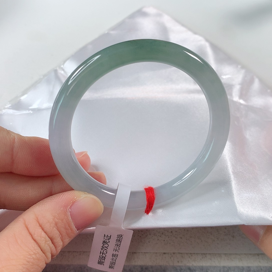 翡翠手镯未镶嵌看****？ 圆条