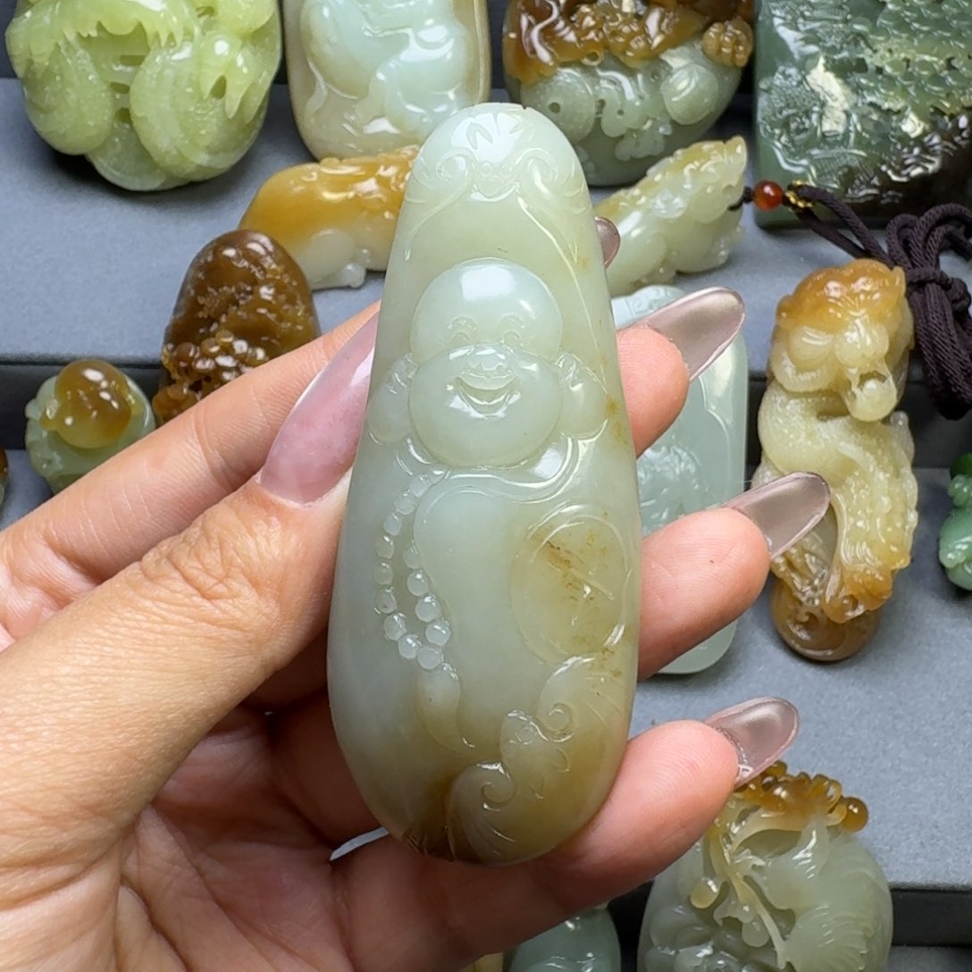 和田玉颈饰未镶嵌