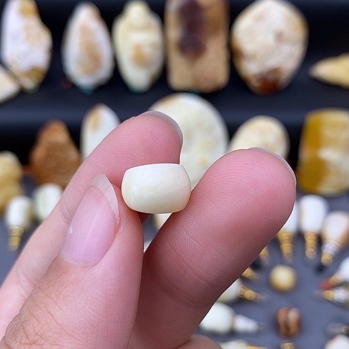 裸石琥珀未镶嵌11马蹄s86