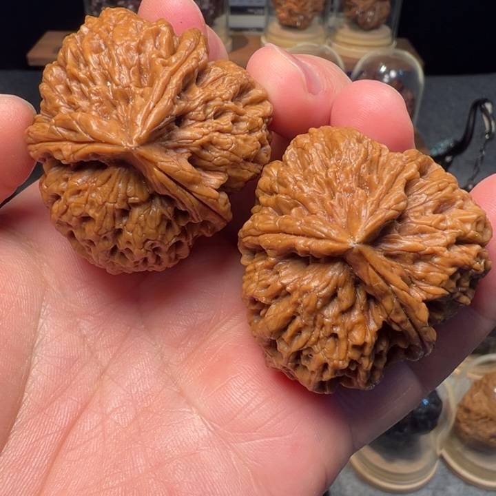 文玩核桃把件霹雳锤三棱45mm|80克