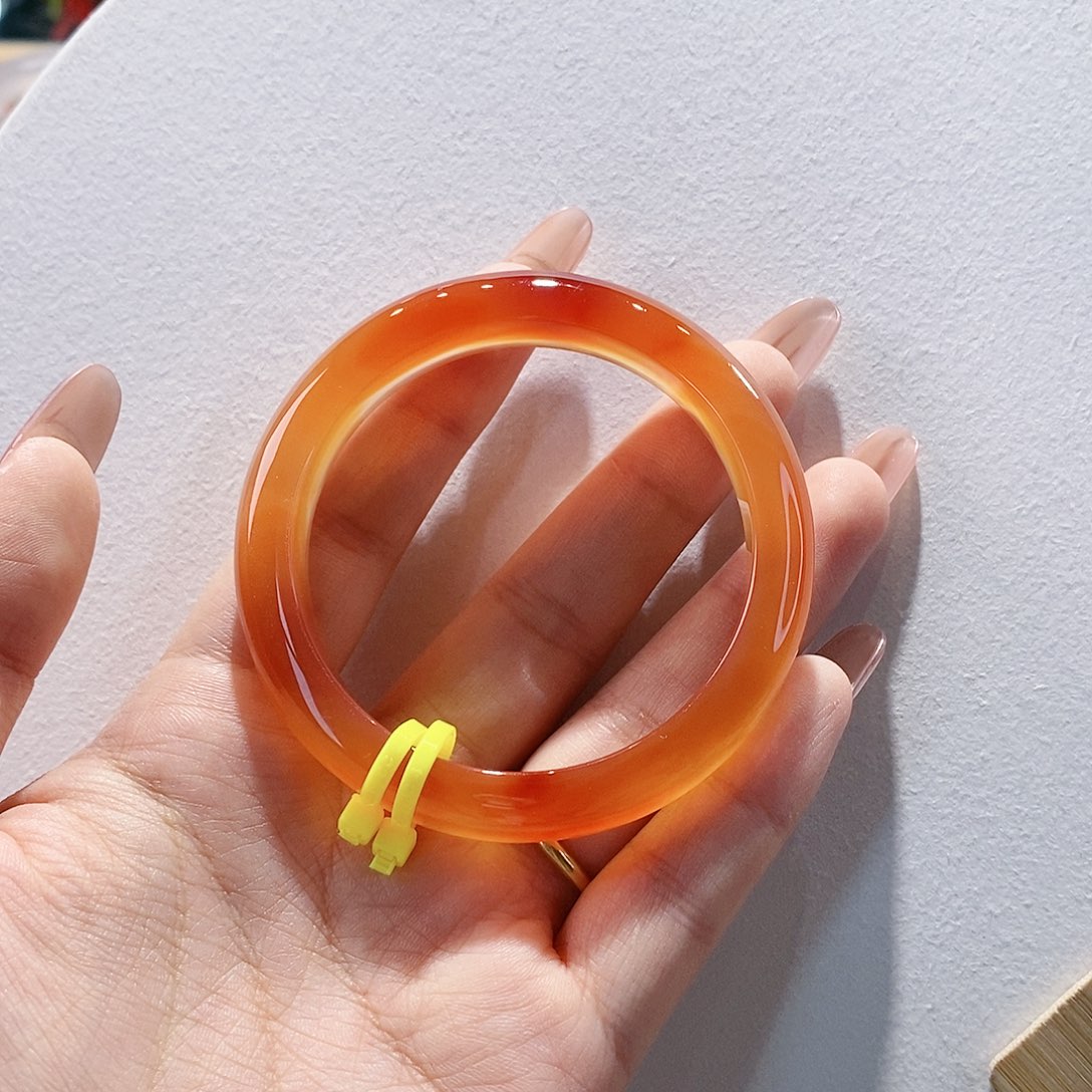 玛瑙/玉髓手镯未镶嵌54