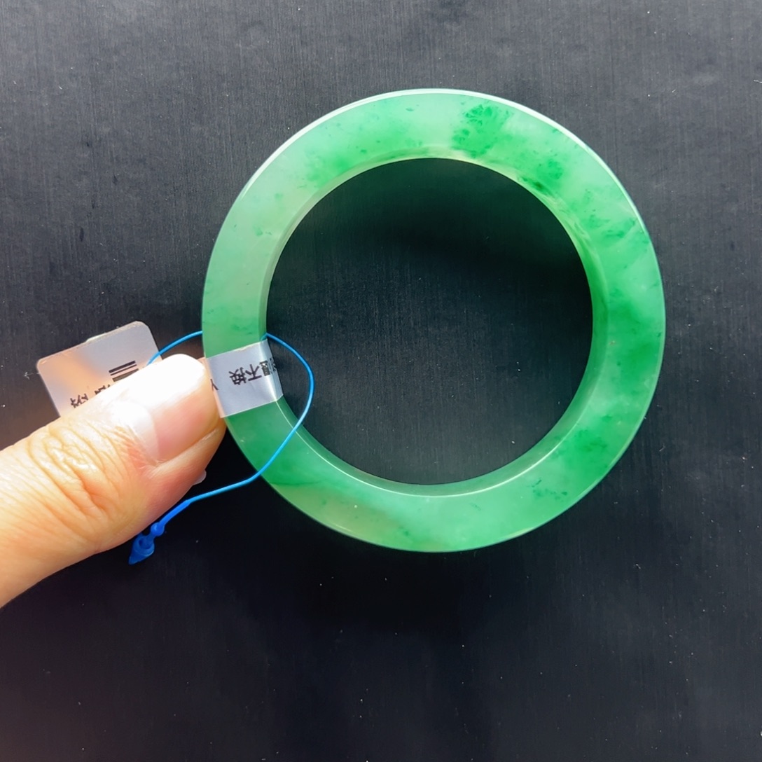 石英质玉（非洲翠）未镶嵌手镯