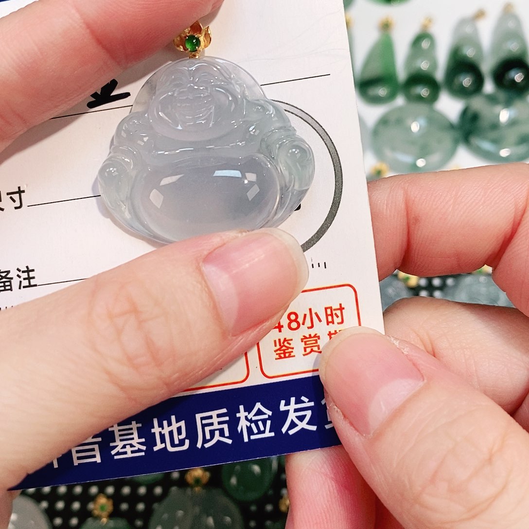 翡翠颈饰18K金镶嵌吊坠